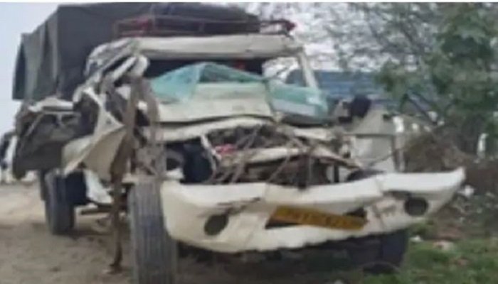 ਬੱਸ ਤੇ ਪਿੱਕਅਪ ਵਿਚਾਲੇ ਭਿਆਨਕ ਟੱਕਰ : 4 ਲੋਕਾਂ ਦੀ ਮੌਤ, ਮੰਦਰ ‘ਚ ਮੱਥਾ ਟੇਕ ਕੇ ਪਰਤ ਰਹੇ ਸੀ ਸ਼ਰਧਾਲੂ