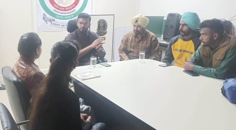 ਜ਼ਿਲ੍ਹਾ ਰੋਜ਼ਗਾਰ ਤੇ ਕਾਰੋਬਾਰ ਬਿਊਰੋ ਦਿੱਤੀ ਜਾ ਰਹੀ ਮੁਫ਼ਤ ਕੋਚਿੰਗ ਸੇਵਾ ਦਾ ਲਾਭ ਲੈਣ ਨੌਜਵਾਨ-ਵਧੀਕ ਡਿਪਟੀ ਕਮਿਸ਼ਨਰ