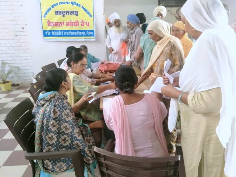 ਸਰਦੂਲਗੜ੍ਹ ਦੇ ਵੱਖ-ਵੱਖ ਪਿੰਡਾਂ ਵਿਖੇ ਲਗਾਏ ਗਏ ਪੈਨਸ਼ਨ ਕੈਂਪ, ਬਲਾਕ ਸਰਦੂਲਗੜ੍ਹ 184 ਅਤੇ ਬਲਾਕ ਝੁਨੀਰ ਵਿਖੇ 191 ਪੈਨਸ਼ਨ ਕੇਸ ਪਾਏ ਗਏ ਯੋਗ