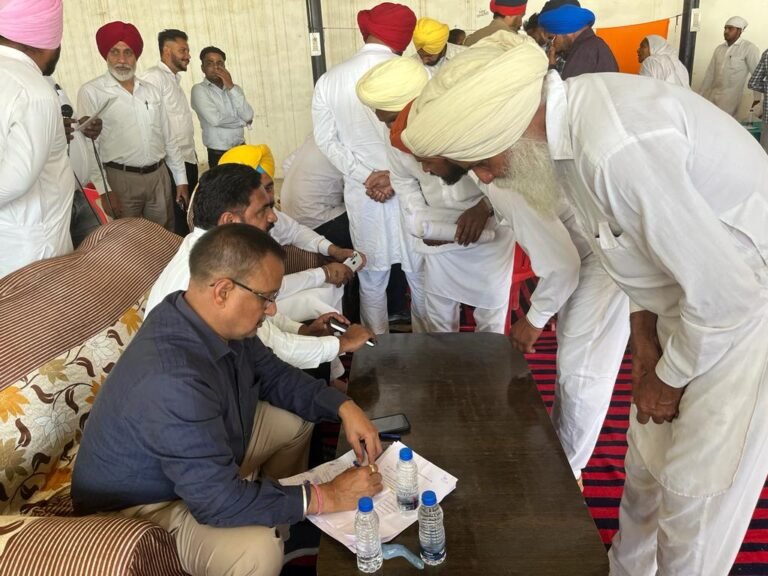 SDM ਨੇ ਜਨ ਸੁਣਵਾਈ ਕੈਂਪ ਦੌਰਾਨ ਸੁਣੀਆਂ ਆਮ ਲੋਕਾਂ ਦੀਆਂ ਸਮੱਸਿਆਵਾਂ
