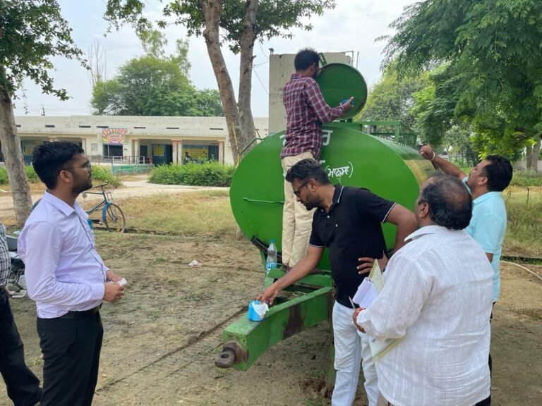 Flood 2023 : ਹੜ੍ਹ ਪ੍ਰਭਾਵਿਤ ਖੇਤਰਾਂ ਅਤੇ ਰਾਹਤ ਕੈਂਪਾਂ ਵਿਚ ਟੈਂਕਰਾਂ ਰਾਹੀਂ ਪਹੁੰਚਾਇਆ ਜਾ ਰਿਹੈ ਪੀਣ ਵਾਲਾ ਸਾਫ ਪਾਣੀ