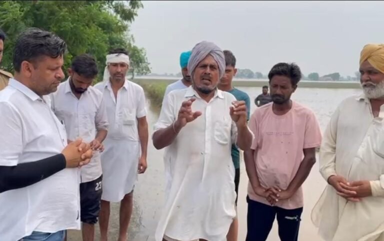 Floods 2023 : ਫੂਸਮੰਡੀ ਵਾਸੀਆਂ ਨੇ ਰਾਸ਼ਨ, ਦਵਾਈਆਂ ਅਤੇ ਹੋਰ ਲੋੜੀਂਦੀਆਂ ਵਸਤਾਂ ਉਪਲੱਬਧ ਕਰਵਾਉਣ ’ਤੇ ਜ਼ਿਲ੍ਹਾ ਪ੍ਰਸ਼ਾਸਨ ਦੀ ਸ਼ਲਾਘਾ ਕੀਤੀ