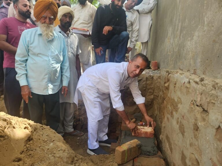 ਵਿਧਾਇਕ ਡਾ. ਵਿਜੈ ਸਿੰਗਲਾ ਨੇ ਪਿੰਡ ਠੂਠਿਆਂਵਾਲੀ ਅਤੇ ਉੱਭਾ ਦੇ ਨਿਰਮਾਣ ਕਾਰਜਾਂ ਦਾ ਉਦਘਾਟਨ ਕੀਤਾ