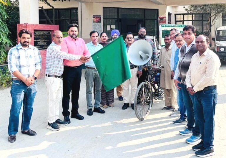 ਡੇਂਗੂ ਦੇ ਫੈਲਣ ਤੋਂ ਰੋਕਣ ਅਤੇ ਬਚਾਅ ਲਈ ਲੋਕਾਂ ਨੂੰ ਕੀਤਾ ਜਾ ਰਿਹੈ ਜਾਗਰੂਕ