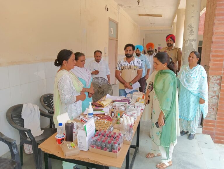 ਸਕੱਤਰ ਜ਼ਿਲ੍ਹਾ ਕਾਨੂੰਨੀ ਸੇਵਾਵਾਂ ਅਥਾਰਟੀ ਵੱਲੋਂ ਹੜ੍ਹ ਪ੍ਰਭਾਵਿਤ ਇਲਾਕਿਆਂ ਦਾ ਦੌਰਾ