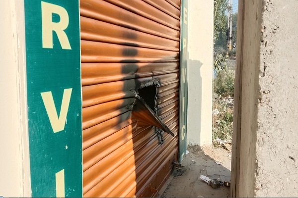 ਗੈਸ ਕਟਰ ਨਾਲ ਜਿੰਦਰੇ ਤੇ ਸ਼ਟਰ ਕੱਟ ਕੇ ਅਣਪਛਾਤੇ ਵਿਅਕਤੀਆਂ ਵੱਲੋਂ ATM ਲੁੱਟਣ ਦੀ ਕੋਸ਼ਿਸ਼