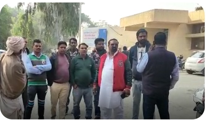 ਦਾਦੇ ਨੂੰ ਆਪਣਾ ਪੋਤਾ ਕੁੱਤਿਆਂ ਤੋਂ ਬਚਾਉਣਾ ਪਿਆ ਭਾਰੀ, ਗਵਾਈ ਜਾਨ