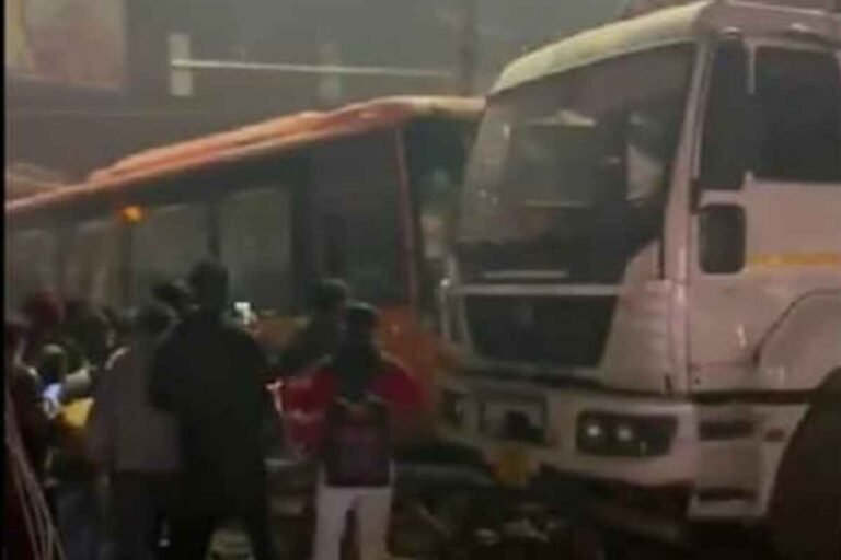 ਬੇਕਾਬੂ ਈ-ਬੱਸ ਨੇ 17 ਵਾਹਨਾਂ ਨੂੰ ਮਾਰੀ ਟੱਕਰ, 6 ਲੋਕਾਂ ਦੀ ਮੌਤ, ਦਰਜਨਾਂ ਜ਼ਖ਼ਮੀ