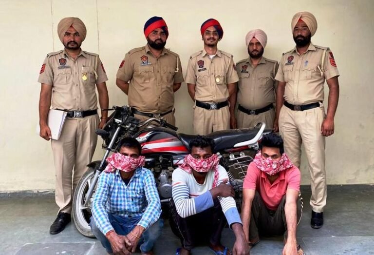 ਖੇਤਾਂ ਚ ਖਾਲਾਂ ਦੀਆ ਨੱਕਾ-ਫੱਟੀਆਂ ਚੋੋਰੀ ਕਰਨ ਵਾਲੇ ਕੀਤੇ ਕਾਬੂ