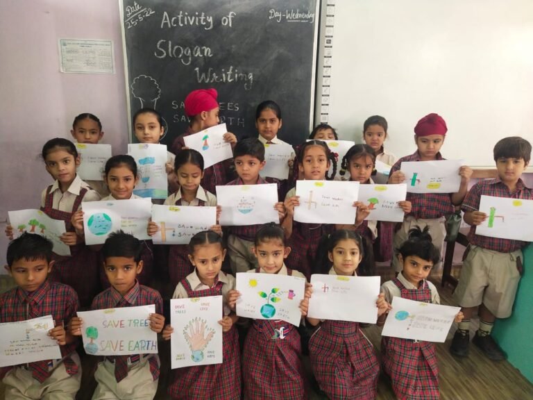 डीएवी स्कूल मानसा में किया स्लोगन राइटिंग गतिविधि का आयोजन