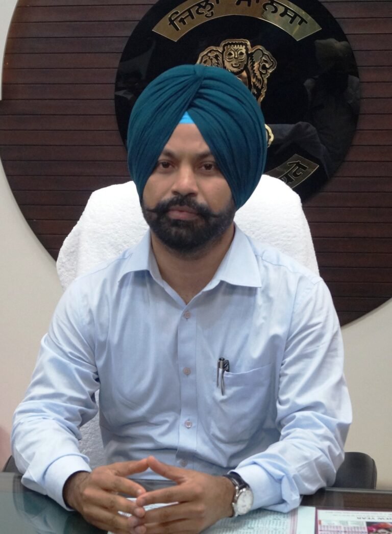 ਮਾਨਸਾ : ਖੇਤਾਂ ’ਚ ਲੰਮੇ ਸਮੇਂ ਤੋਂ ਇੱਕੋ ਥਾਂ ’ਤੇ ਪਈਆਂ ਨਰਮੇ ਅਤੇ ਕਪਾਹ ਦੀਆਂ ਛਟੀਆਂ ਨੂੰ 5 ਦਿਨਾਂ ਦੇ ਅੰਦਰ ਸਾੜਨ ਦੇ ਹੁਕਮ ਜਾਰੀ