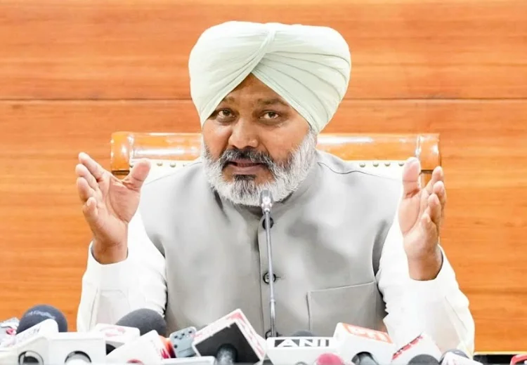 ਪੰਜਾਬ ਸਰਕਾਰ ਪਹਿਲੇ ਪੜਾਅ ‘ਚ 1,000 ਕਿਲੋਮੀਟਰ ਪੇਂਡੂ ਸੜਕਾਂ ਨੂੰ ਕਰੇਗੀ ਮਜ਼ਬੂਤ