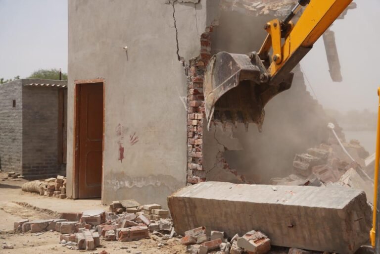 ਮਾਨਸਾ : ਨਸ਼ਾ ਤਸਕਰੀ ਕਰਨ ਵਾਲੇ MC ਦੇ ਘਰ ਤੇ ਚੱਲਿਆ ਪੀਲਾ ਪੰਜਾ