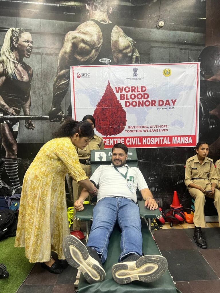 ਖ਼ੂਨਦਾਨ ਕਰਕੇ ਬਚਾਈ ਜਾ ਸਕਦੀ ਹੈ ਕੀਮਤੀ ਜਾਨ : ਸਿਵਲ ਸਰਜਨ, ਵਿਸ਼ਵ ਖ਼ੂਨ ਦਾਨੀ ਦਿਵਸ ਮੌਕੇ 113 ਯੂਨਿਟ ਖ਼ੂਨ ਇਕੱਤਰ