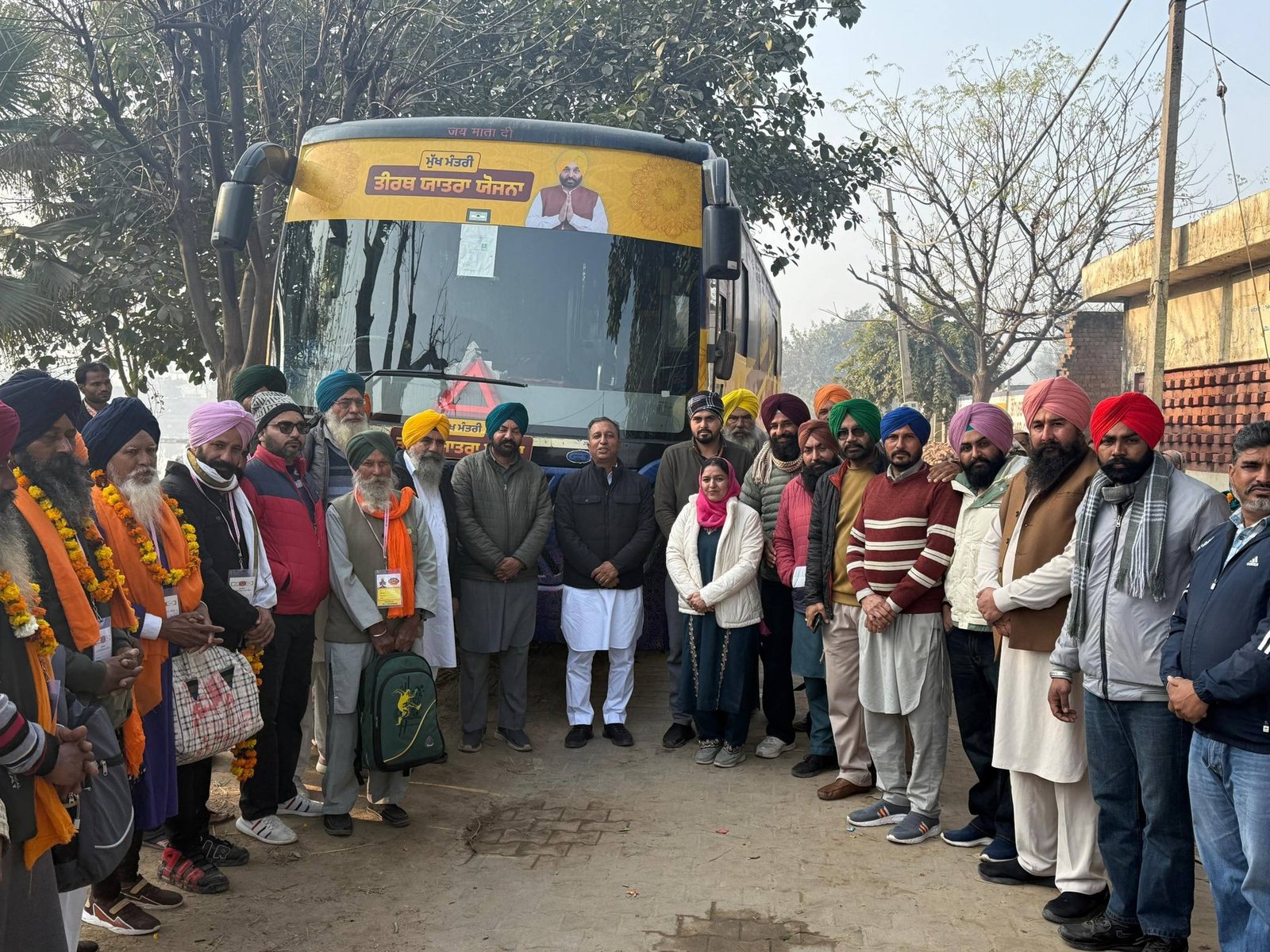 ਮੁੱਖ ਮੰਤਰੀ ਤੀਰਥ ਯਾਤਰਾ : ਜਿਲ੍ਹਾ ਮਾਨਸਾ ਚੋਂ 129 ਸ਼ਰਧਾਲੂਆਂ ਦਾ ਜਥਾ ਧਾਰਮਿਕ ਸਥਾਨਾਂ ਦੇ ਦਰਸ਼ਨਾਂ ਲਈ ਰਵਾਨਾ