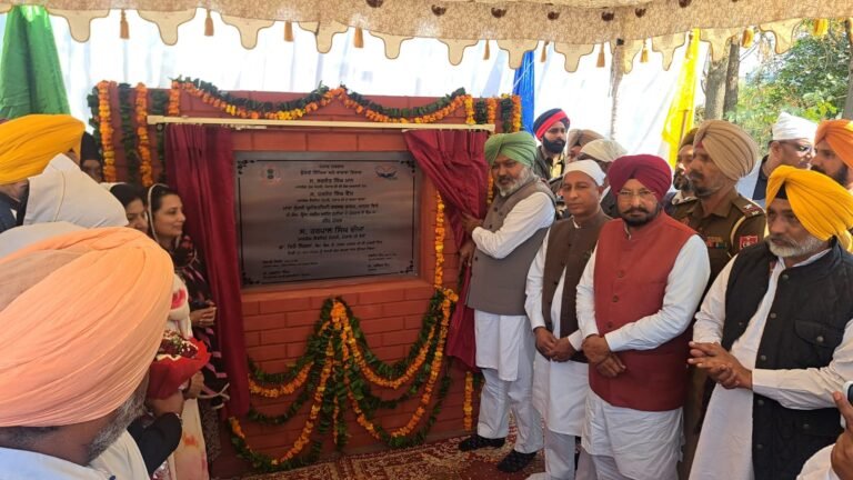 ਕੈਬਨਿਟ ਮੰਤਰੀ ਹਰਪਾਲ ਸਿੰਘ ਚੀਮਾ ਨੇ ਗਰਲਜ਼ ਕਾਲਜ ਵਿੱਚ ਬਣਨ ਵਾਲੇ ਹੋਸਟਲ ਦਾ ਨੀਂਹ ਪੱਥਰ ਰੱਖਿਆ