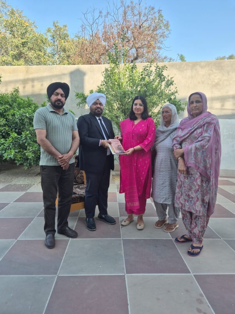 UPSC ਵਿਚੋਂ 136ਵਾਂ ਰੈਂਕ ਹਾਸਲ ਕਰਕੇ IPS ਕੈਡਰ ਚੁਣਨ ਵਾਲੀ ਮਨਪ੍ਰੀਤ ਕੌਰ ਧਲੇਵਾਂ ਦਾ ਸਿੱਖਿਆ ਕਲਾ ਮੰਚ ਮਾਨਸਾ ਵੱਲੋਂ ਸਨਮਾਨ