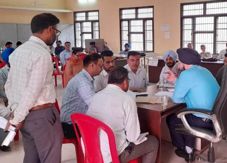 ਲੋਕਾਂ ਨੂੰ ਖੱਜਲ ਖੁਆਰੀ ਤੋਂ ਬਚਾਉਣ ਲਈ ਸਹਾਈ ਸਿੱਧ ਹੋ ਰਹੇ ਹਨ ‘ਜਨ ਸੁਣਵਾਈ ਕੈਂਪ’- ADC