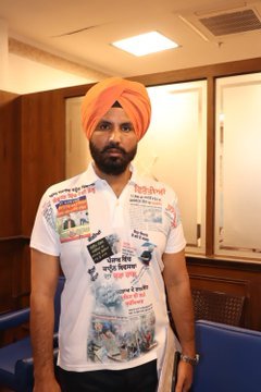 ਵੱਡੀਆਂ ਘਟਨਾਵਾਂ ਦੀਆਂ ਫੋਟੋਆਂ ਵਾਲੀ ਟੀ-ਸ਼ਰਟ ਪਾ ਕੇ ਪੰਜਾਬ ਵਿਧਾਨ ਸਭਾ ‘ਚ ਪਹੁੰਚੇ ਰਾਜਾ ਵੜਿੰਗ