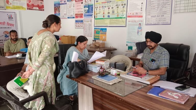 ਦਸਤ ਰੋਕੂ ਮੁਹਿੰਮ ਅਤੇ ਟੀਕਾਕਰਨ ਪ੍ਰੋਗਰਾਮ ਤਹਿਤ ਲਗਾਏ ਜਾ ਰਹੇ ਕੈਂਪਾਂ ਦਾਸਿਵਲ ਸਰਜਨ ਨੇ ਲਿਆ ਜਾਇਜ਼ਾ