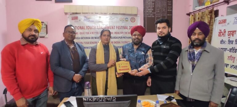 ਨੌਜਵਾਨਾਂ ਨੂੰ ਵਾਤਾਵਰਣ ਨੂੰ ਹਰਾ ਰੱਖਣ ਲਈ ਪਿੰਡਾਂ ਵਿੱਚ ਮਿੰਨੀ ਜੰਗਲ ਲਾਉਣ ਦੀ ਅਪੀਲ- ਡਾ. ਵਿਜੈ ਸਿੰਗਲਾ