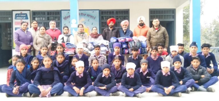 NRI ਹਰਨੇਕ ਵੜੈਚ ਵੱਲੋਂ ਸਰਕਾਰੀ ਹਾਈ ਸਕੂਲ ਭਾਈ ਬਖ਼ਤੌਰ ਨੂੰ 85 ਹਜ਼ਾਰ ਦੀ ਰਾਸ਼ੀ ਦਾ ਖੇਡਾਂ ਦਾ ਸਾਮਾਨ ਭੇਂਟ