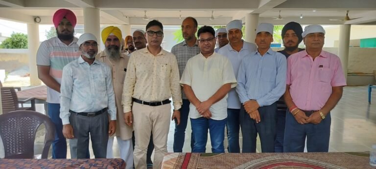 ਹੜ੍ਹਾਂ ਤੋਂ ਪ੍ਰਭਾਵਿਤ ਲੋਕਾਂ ਲਈ ਮੈਡੀਕਲ ਕੈਂਪ ਲਗਾ ਕੇ ਵੰਡੀਆਂ ਦਵਾਈਆਂ