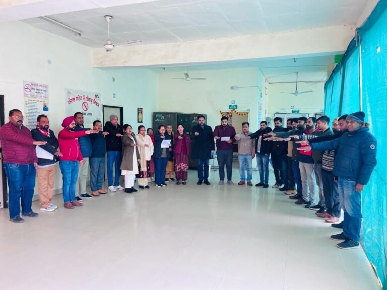 ਕੁਸ਼ਟ ਰੋਗੀਆਂ ਦੇ ਇਲਾਜ਼ ਅਤੇ ਉਨ੍ਹਾਂ ਨਾਲ ਭੇਦਭਾਵ ਨਾ ਕਰਨ ਦੀ ਸਹੁੰ ਚੁੱਕੀ