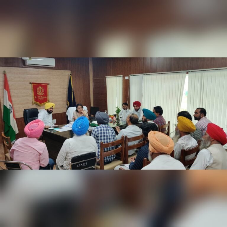 ਮਾਨਸਾ ਜ਼ਿਲ੍ਹੇ ਦੇ ਪਿੰਡਾਂ ਵਿਚ ਸੇਮ/ਬਾਰਿਸ਼ਾਂ ਦੇ ਖੜ੍ਹੇ ਪਾਣੀ ਦੀ ਨਿਕਾਸੀ ਦਾ ਲਿਆ ਜਾਇਜ਼ਾ