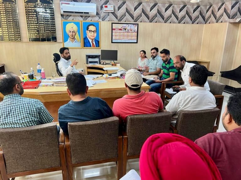 ਫੂਡ ਵਿਕਰੇਤਾਵਾਂ ਨੂੰ ਅਦਾਰਿਆਂ ਦੇ ਲਾਇਸੰਸ ਬਣਵਾਉਣ ਅਤੇ ਸਫਾਈ ਰੱਖਣ ਦੀ ਹਦਾਇਤ