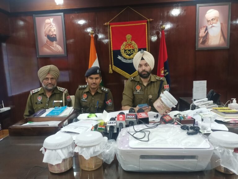 ਮਾਨਸਾ : ਜਾਅਲੀ ਕਰੰਸੀ ਸਮੇਤ ਤਿੰਨ ਵਿਅਕਤੀਆਂ ਨੂੰ ਕੀਤਾ ਕਾਬੂ