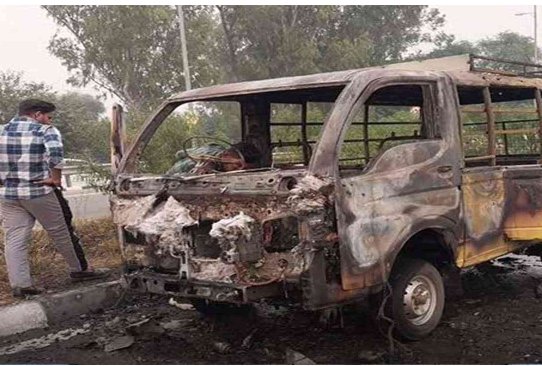 ਸ਼ਾਰਟ ਸਰਕਟ ਕਾਰਨ ਸਕੂਲ ਵੈਨ ਨੂੰ ਲੱਗੀ ਅੱਗ