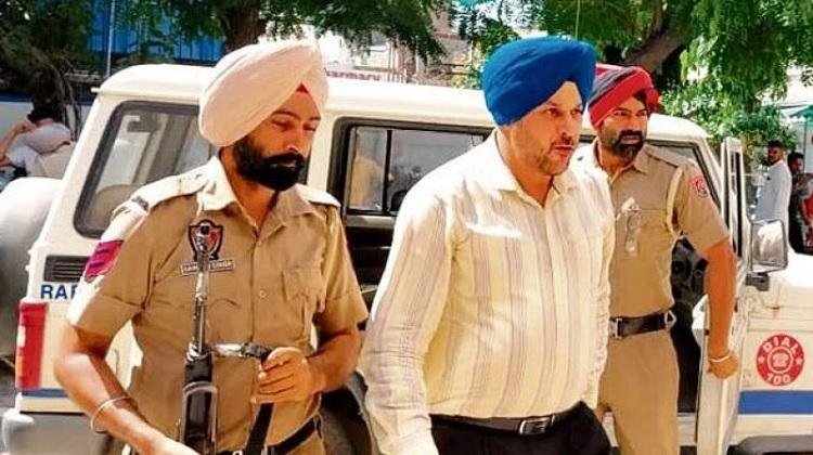 ਸਿੱਧੂ ਮੂਸੇਵਾਲਾ ਕਤਲਕਾਂਡ : High Court ਵੱਲੋਂ ਗੈਂਗਸਟਰ ਟੀਨੂੰ ਦੀ ਮੱਦਦ ਕਰਨ ਵਾਲੇ ਪੁਲਿਸ ਮੁਲਾਜ਼ਮ ਨੂੰ ਜ਼ਮਾਨਤ