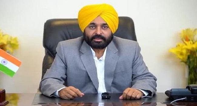 ਸਿੱਧੂ ਮੂਸੇਵਾਲਾ ਦੇ ਪਿਤਾ ਦੀ ਬੱਚੇ ਨੂੰ ਲੀਗਲ ਸਾਬਤ ਕਰਨ ਸਬੰਧੀ ਹੋਈ ਪ੍ਰਤੀਕਿਰਿਆ ਅਤੇ ਕੇਂਦਰ ਸਰਕਾਰ ਵੱਲੋਂ ਭੇਜੇ ਨੋਟਿਸ ਤੇ ਸਖਤ ਹੋਈ ਪੰਜਾਬ ਸਰਕਾਰ