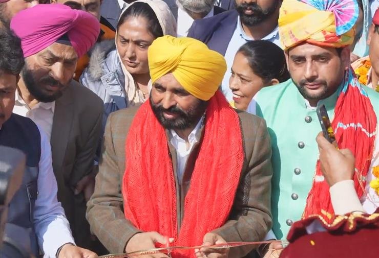 ਜੇਕਰ ਕੋਈ ਕਹੇ ਅਸੀਂ ਗਰੀਬੀ ਦੂਰ ਕਰ ਦੇਵਾਂਗੇ ਉਹ ਝੂਠ ਬੋਲਦੇ ਹਨ, ਸਿਰਫ ਸਿੱਖਿਆ ਹੀ ਗਰੀਬੀ ਖਤਮ ਕਰ ਸਕਦੀ ਹੈ : ਮੁੱਖ ਮੰਤਰੀ