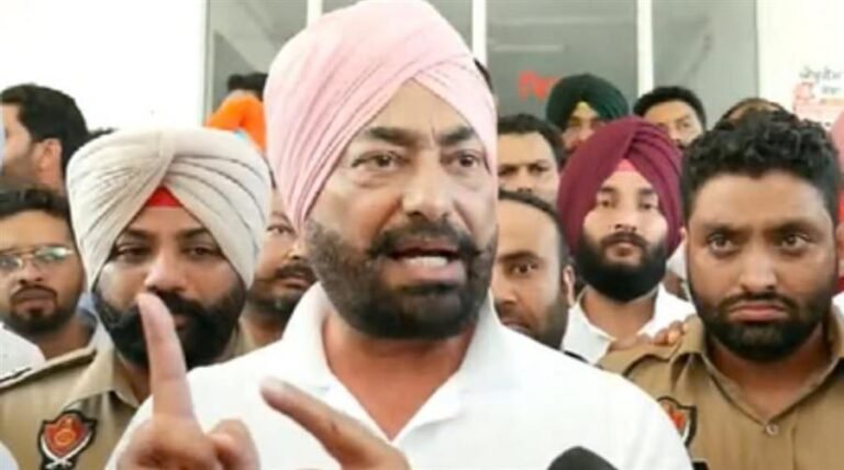 ਰਾਜਪਾਲ ਪੁਰੋਹਿਤ ਨੇ DGP ਗੌਰਵ ਯਾਦਵ ਨੂੰ ਪੱਤਰ ਲਿਖਕੇ ਸੁਖਪਾਲ ਖਹਿਰਾ ਦੀ ਗ੍ਰਿਫ਼ਤਾਰੀ ਬਾਰੇ ਜਾਣਕਾਰੀ ਮੰਗੀ