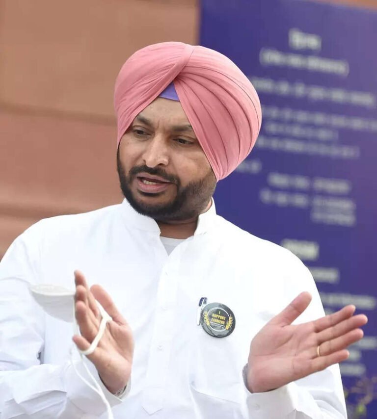 ਕਾਂਗਰਸ ਤੇ ‘ਆਪ’ ਦਾ ਹੋ ਚੁੱਕਿਆ ਹੈ ਗਠਜੋੜ, ਜਿਹਨਾਂ ਨੂੰ ਹਾਈਕਮਾਨ ਦਾ ਫ਼ੈਸਲਾ ਮਨਜ਼ੂਰ ਨਹੀਂ, ਉਹ ਅਸਤੀਫ਼ੇ ਦੇ ਕੇ ਲਾਂਭੇ ਹੋਣ : ਰਵਨੀਤ ਬਿੱਟੂ