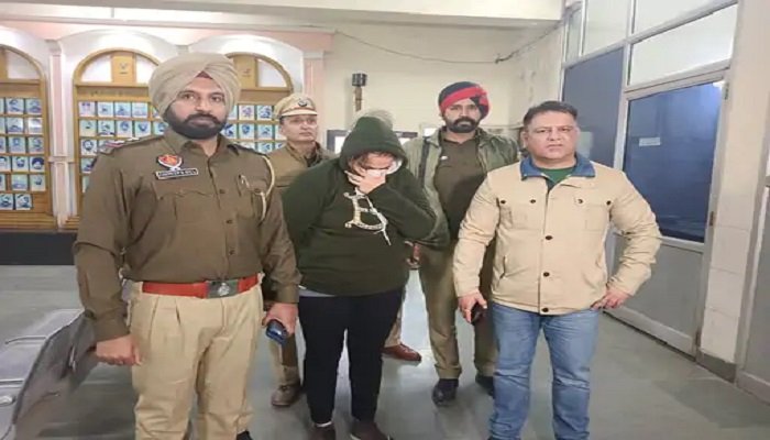 ਨਕਲੀ ਜੱਜ ਤੇ DSP ਗ੍ਰਿਫ਼਼ਤਾਰ, ਨੌਜਵਾਨਾਂ ਨੂੰ ਨੌਕਰੀ ਦਿਵਾਉਣ ਦੇ ਨਾਂ ‘ਤੇ ਠੱਗੇ ਲੱਖਾਂ ਰੁਪਏ