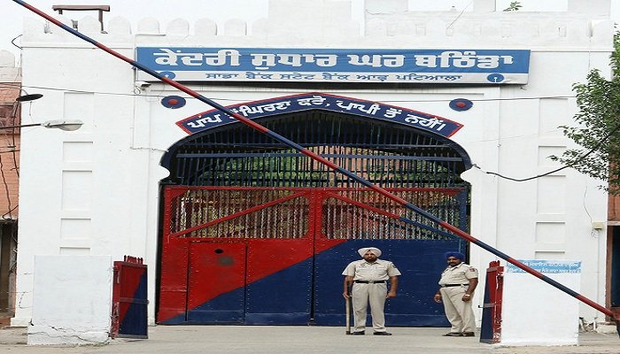 ਬਠਿੰਡਾ : ਤਲਾਸ਼ੀ ਲੈਣ ਗਏ ਜੇਲ੍ਹ ਅਧਿਕਾਰੀਆਂ ਨੂੰ ਗੈਂਗਸਟਰ ਸੁਖਪ੍ਰੀਤ ਬੁੱਢਾ ਨੇ ਦਿੱਤੀ ਜਾਨੋਂ ਮਾਰਨ ਦੀ ਧਮਕੀ