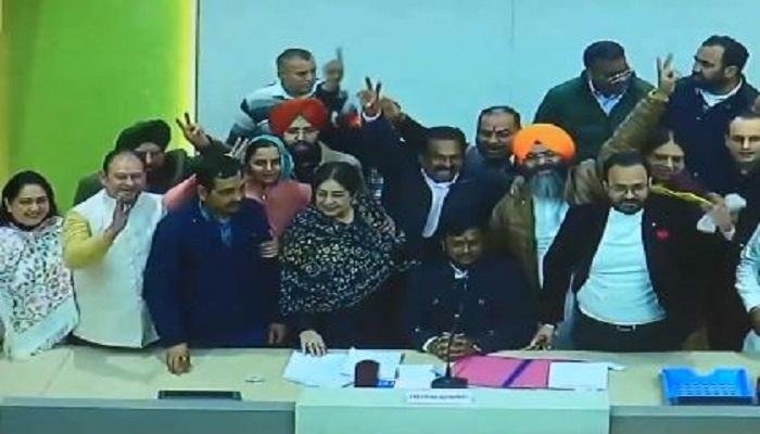 ਚੰਡੀਗੜ੍ਹ ਮੇਅਰ ਚੋਣ ‘ਚ BJP ਦੀ ਵੱਡੀ ਜਿੱਤ, I.N.D.I.A ਗਠਜੋੜ ਦੇ ਉਮੀਦਵਾਰ ਨੂੰ 4 ਵੋਟਾਂ ਨਾਲ ਹਰਾਇਆ