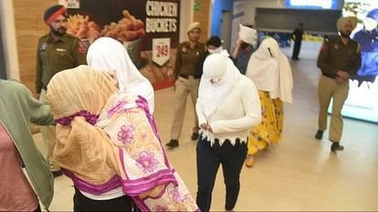 ਲੁਧਿਆਣਾ: ਸਪਾ ਸੈਂਟਰ ਦੀ ਆੜ ‘ਚ ਦੇਹ ਵਪਾਰ ਦਾ ਧੰਦਾ, ਆਨਲਾਈਨ ਹੋ ਰਹੀ ਸੀ ਬੁਕਿੰਗ, ਪੁਲਿਸ ਨੇ ਮਾਰੀ ਰੇਡ