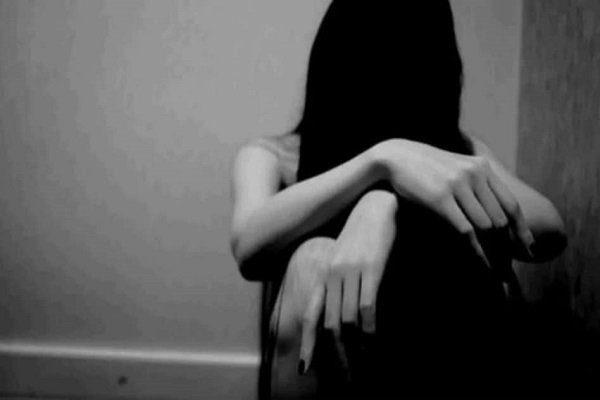 ਹੈਵਾਨੀਅਤ ਦਾ ਨੰਗਾ ਨਾਚ : ਨਾਬਾਲਗ ਗਰਭਵਤੀ ਲੜਕੀ ਨੂੰ ਅੱਗ ਲਾ ਕੇ ਸਾੜਿਆ